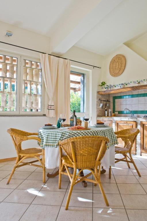 Agriturismo Valle Siriaca Castelnuovo Di Porto Luaran gambar